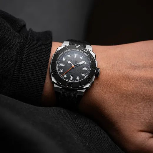 ALPINA × TRTS SEASTRONG DIVER EXTREME AUTOMATIC AL-520G3VE6 - DIVER 300 AUTOMATIC - ZNAČKY