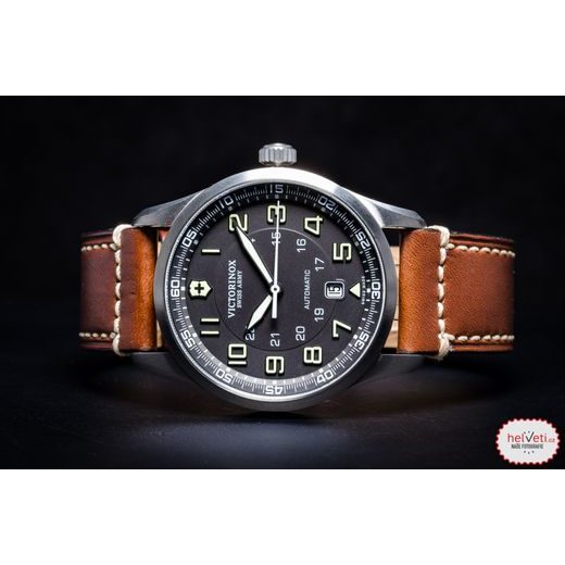 VICTORINOX AIRBOSS MECHANICAL 241507 - AIRBOSS - ZNAČKY