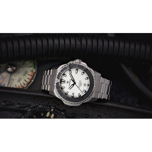 FORMEX REEF 42 AUTOMATIC CHRONOMETER WHITE DIAL - REEF - ZNAČKY