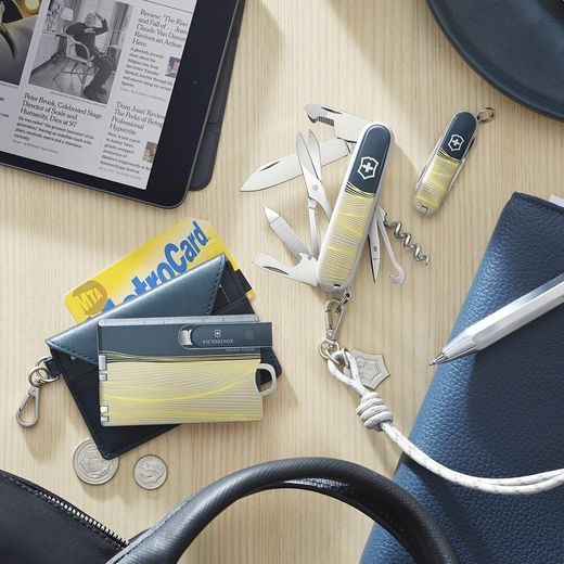 VICTORINOX COMPANION NEW YORK STYLE KNIFE 1.3909.E223 - POCKET KNIVES - ACCESSORIES