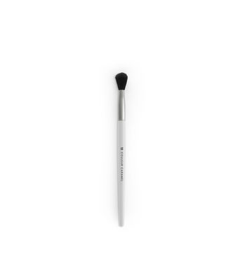 Couleur Caramel Štětec na oční stíny klenutý n°12
