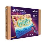 Dárková krabice kreativní sady OKTO s motivem 3D nápisu CALM