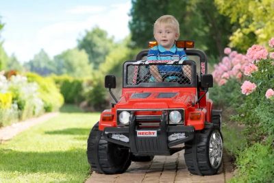 Wakacje w pełni – dziecięce przejażdżki dla małych kierowców