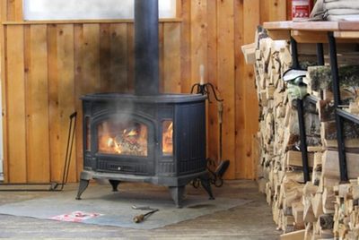 Dlaczego warto zlecić podłączenie pieca lub kominka ekspertowi?