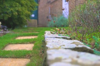 Chroń swój trawnik za pomocą stopni