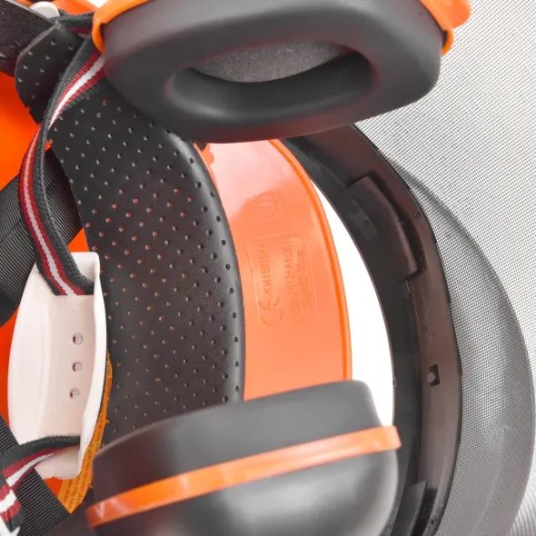 KASK Z OSŁONĄ SIATKOWĄ - HECHT 900100