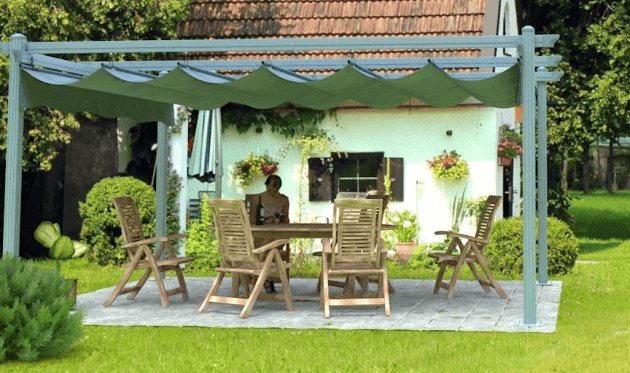 Meble pod pergolą na trwaniku