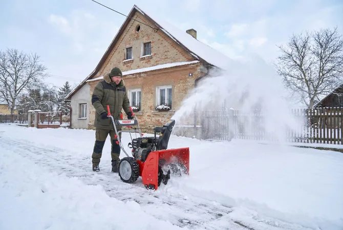 Koniec z przebitymi oponami: dlaczego koła bez powietrza są przyszłością odśnieżarek