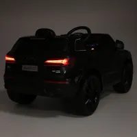 Akkumulátoros gyerek autó Audi Q7 fekete