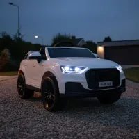Akkumulátoros gyerek autó Audi Q7 fehér