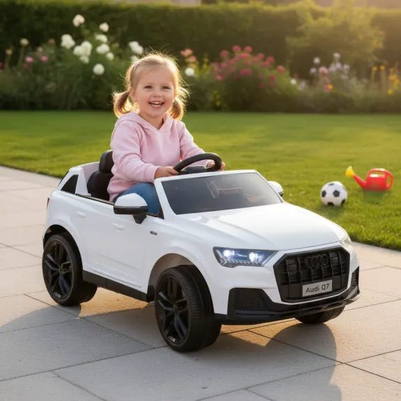 Akkumulátoros gyerek autó Audi Q7 fehér