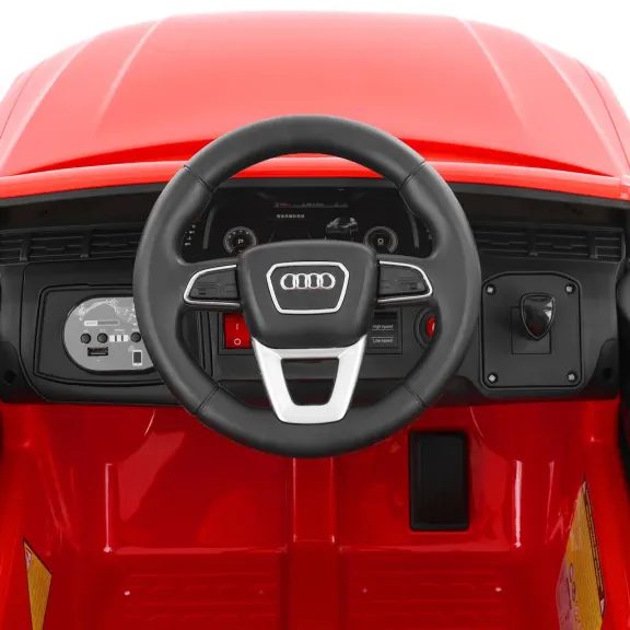 Akkumulátoros gyerek autó Audi Q7 piros