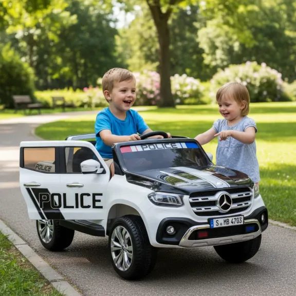 Akkumulátoros kisautó Police