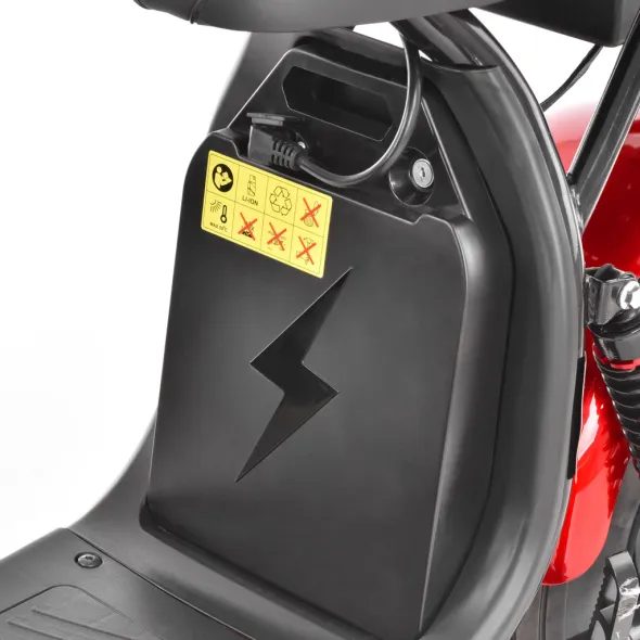 HECHT COCIS RED - AKKUMULÁTOROS ROBOGÓ PIROS