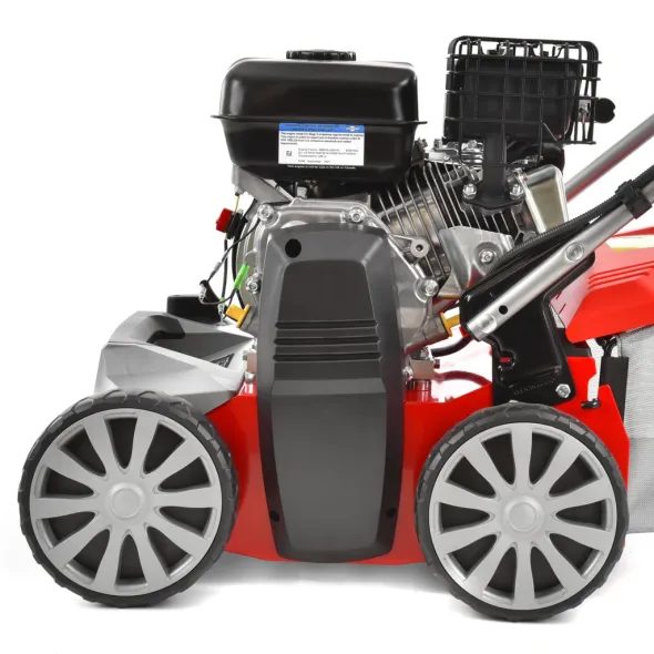 HECHT 5677 - BENZINMOTOROS GYEPSZELLŐZTETŐ