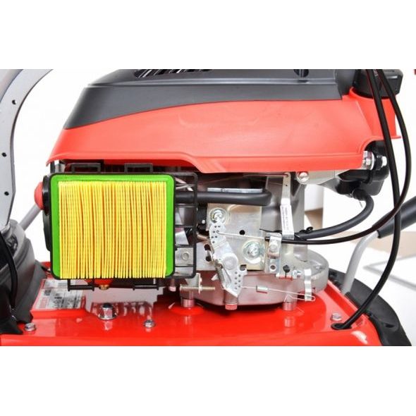 HECHT 8101 - BENZINMOTOROS SEPRŐGÉP