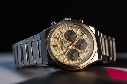 Seiko HGK001P1: Retro chronograf se safírem a quartzovým strojkem