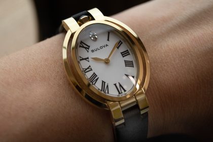 Vybíráte dárek pro ženu? Potěšte ji hodinkami Bulova