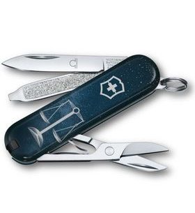 NŮŽ VICTORINOX CLASSIC SD ZODIAC EXCLUSIVE EDITION LIBRA 0.6223.2LIB - KAPESNÍ NOŽE - PŘÍSLUŠENSTVÍ