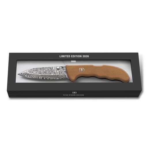 NŮŽ VICTORINOX EVOKE WOOD DAMAST LIMITED EDITION 2026 0.9410.J26 - KAPESNÍ NOŽE - PŘÍSLUŠENSTVÍ