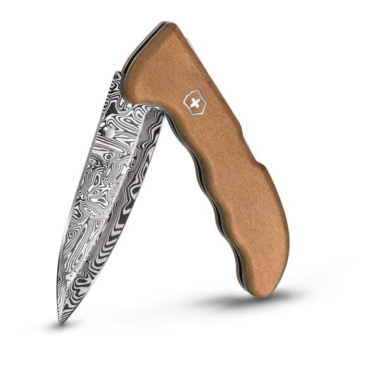 NŮŽ VICTORINOX EVOKE WOOD DAMAST LIMITED EDITION 2026 0.9410.J26 - KAPESNÍ NOŽE - PŘÍSLUŠENSTVÍ