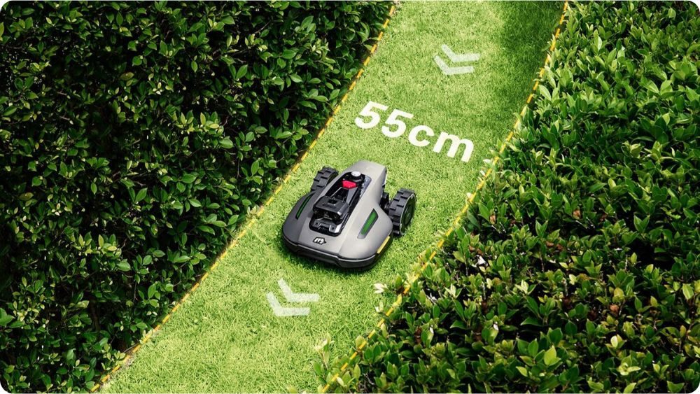 YUKA 2 mini 800 projíždí úzkým průjezdem 55 cm