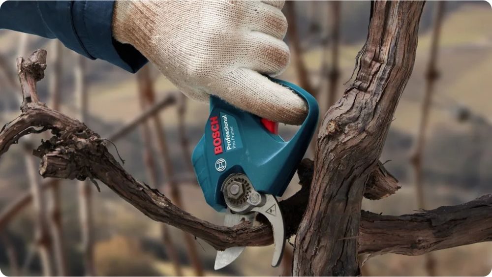 Aku zahradní nůžky Bosch Pro Pruner