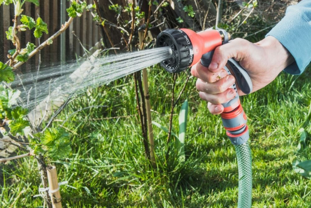 zahradní pistole - postřikovač