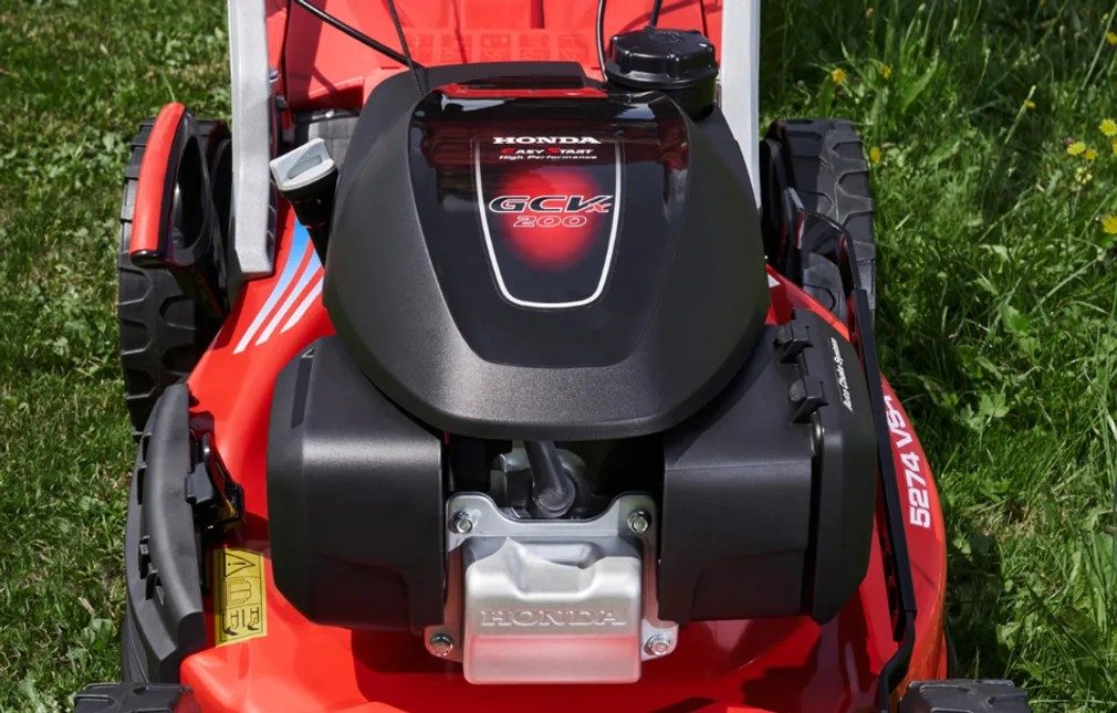 Benzínová sekačka na trávu s motorem Honda