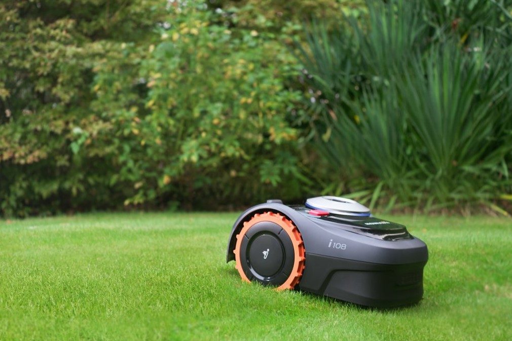 Robotická sekačka Segway Navimow i108E