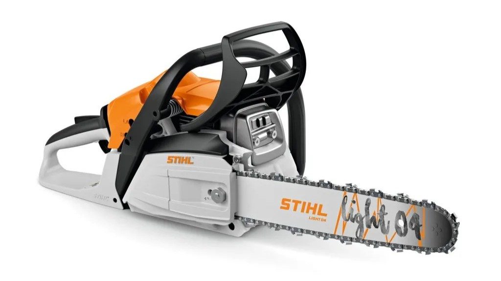 Benzínová motorová pila pro pravidelné a náročnější řezání