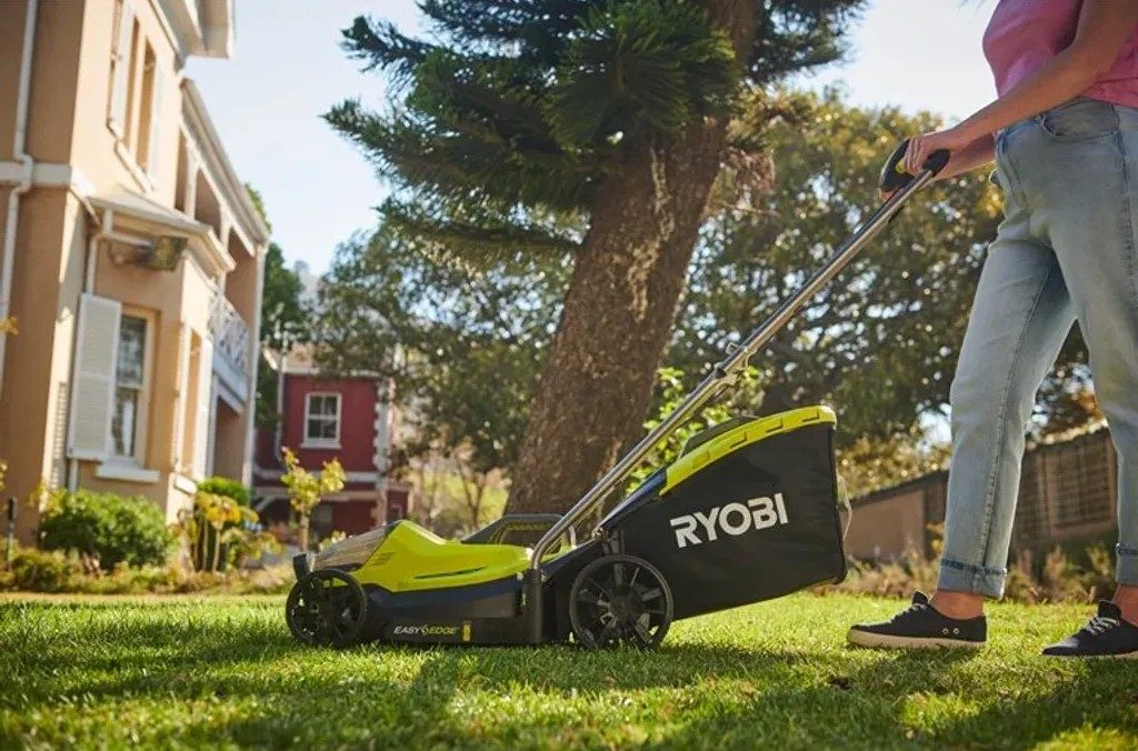 Aku zahradní technika Ryobi napájená systémem ONE+