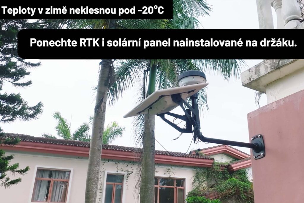 RTK referenční stanice a solární panel