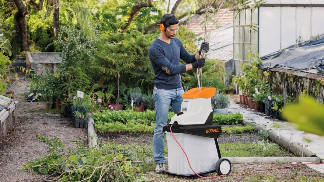 válcový drtič větví