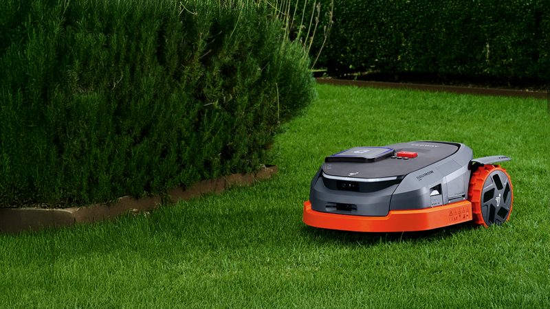 Letní akce u Jarabáka: Aku vyžínač k robotické sekačce Segway zdarma!