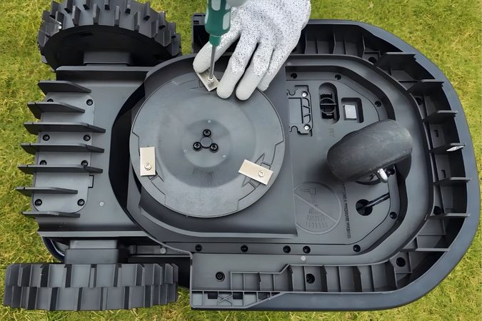 Jak zazimovat robotickou sekačku