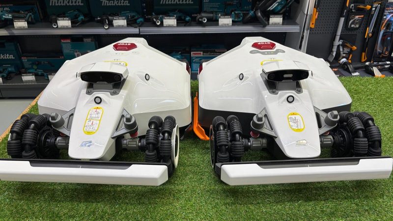 Viděli jsme naživo nové robotické sekačky Mammotion!