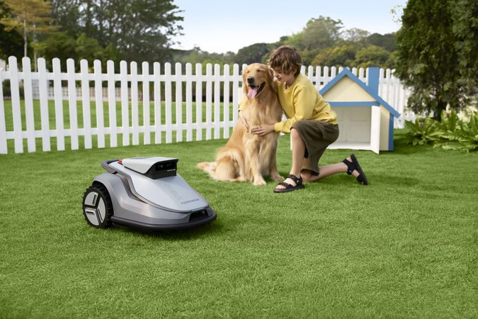 Přichází TerraMow V Series. Co od nové řady robotických sekaček očekávat?