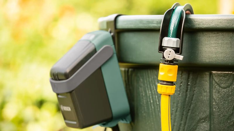Nejlepší čerpadla do sudu na dešťovou vodu a zalévání zahrady