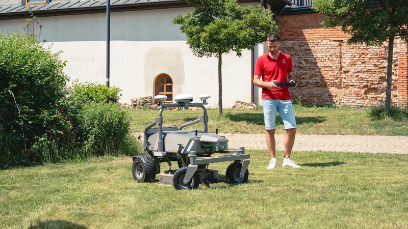 Roadshow robotických kosačiek: Kedy a kam tento rok zavítame?