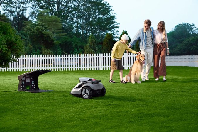 5 důvodů, proč svěřit trávník robotické sekačce TerraMow