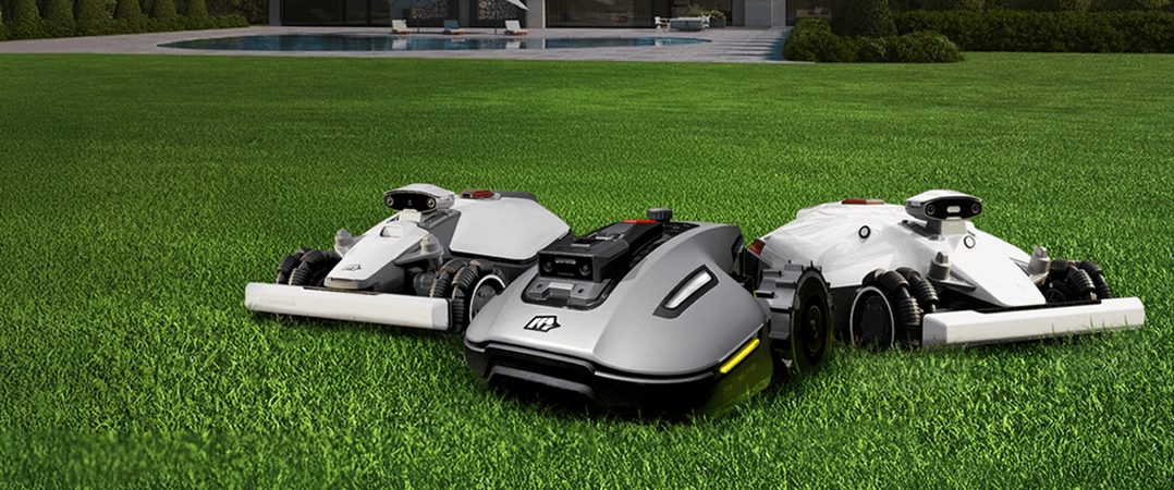 Na ukázky robotických sekaček se můžete těšit i letos