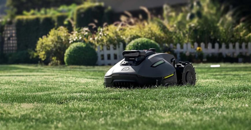 Test Mammotion YUKA 2 mini 800: kompaktní robotická sekačka s kamerovou navigací