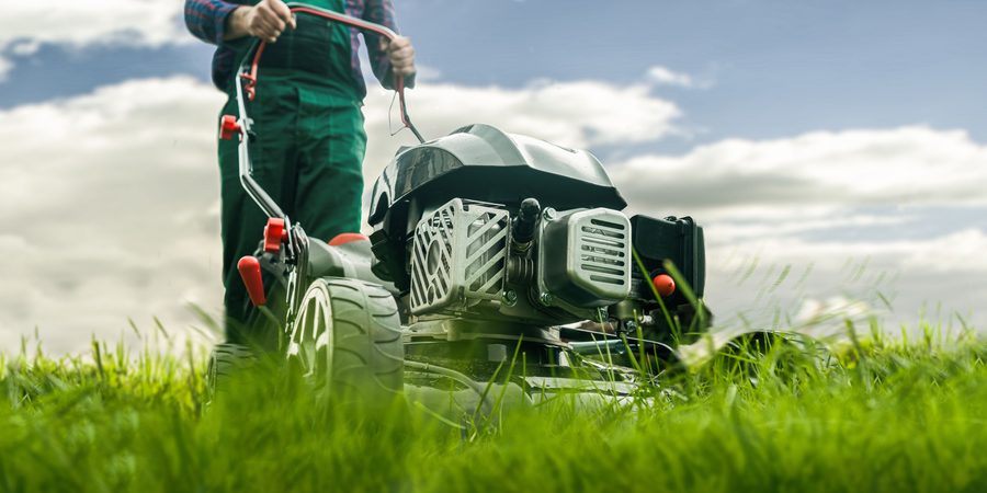 Co umí dnešní sekačky: 6 praktických funkcí pro sekání s radostí a lehkostí