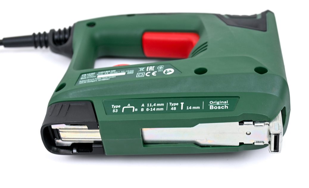 Bosch Heimwerken & Garten Elektrotacker PTK 14 EDT grün, inkl. 1.000
