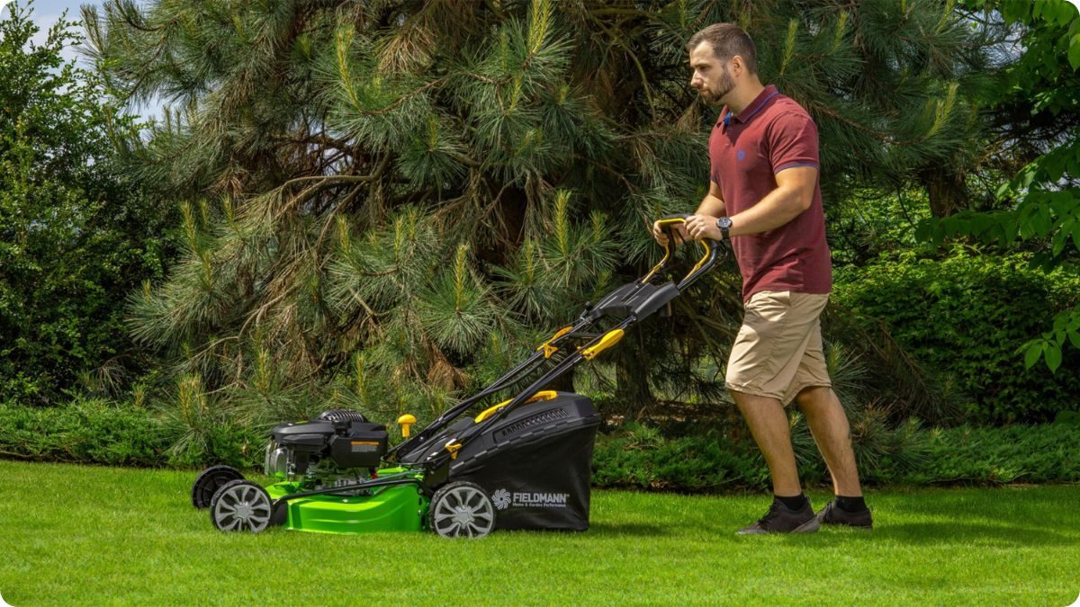 Benzínová sekačka na trávu Fieldmann