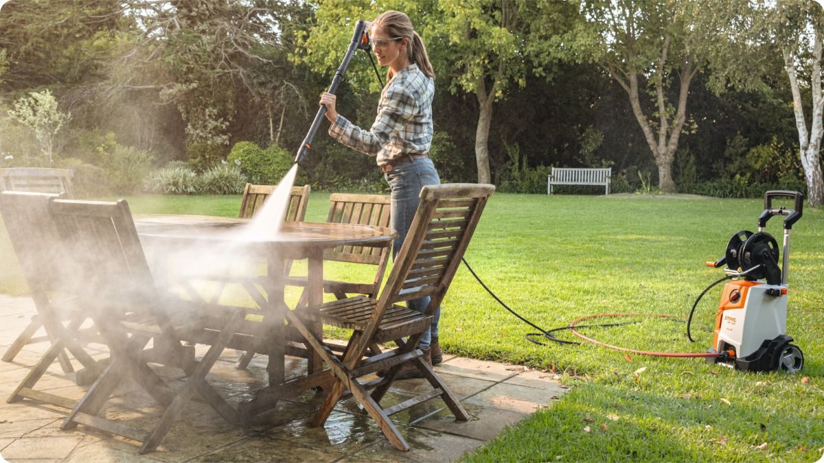 Vysokotlaký čistič STIHL - čištění zahradního nábytku tlakem vody