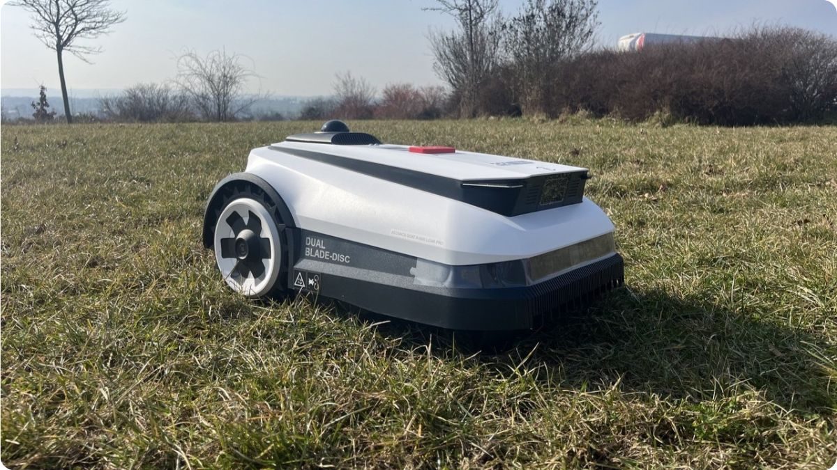 Test robotické sekačky ECOVACS GOAT A1600 LiDAR PRO – sečení trávníku v praxi