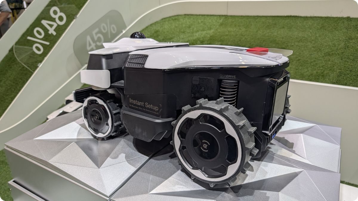 Robotická sekačka Ecovacs na veletrhu spoga+gafa