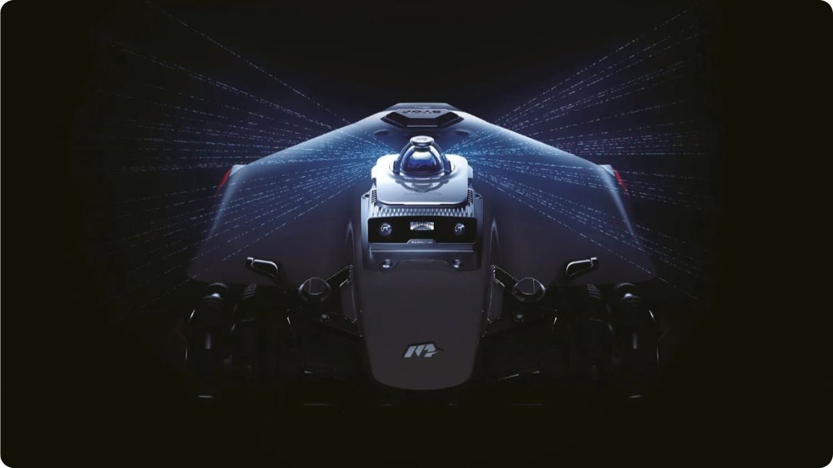 Detail robotické sekačky ze série LUBA 3 AWD s trojitým polohovacím systémem - 360°LiDAR + AI Vision + NetRTK